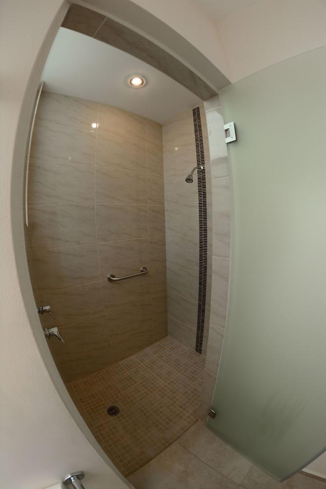 Quinta 4*