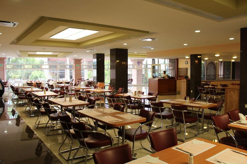 Hotel Real Plaza