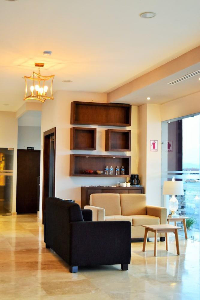 Bluu Hotel Aeropuerto Monclova-Frontera
