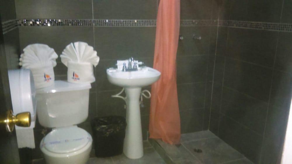 Altos 2*