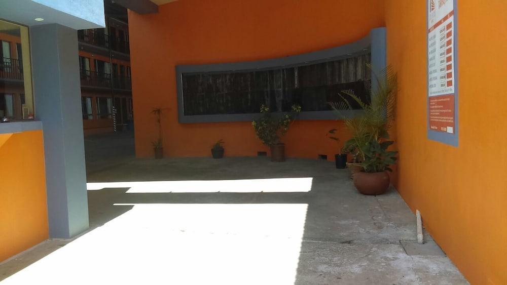Altos Hotel
