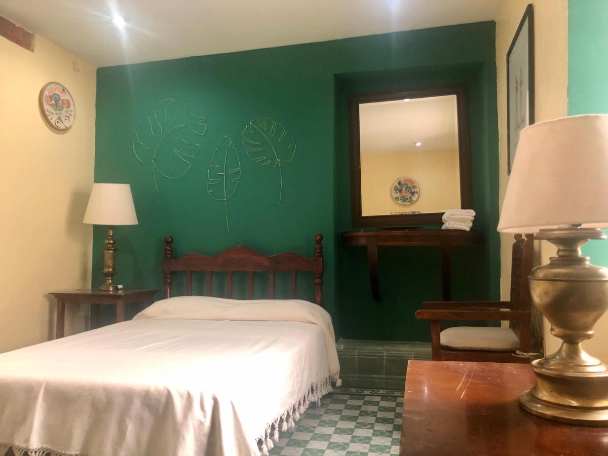 Casa Tecolote Hotel *