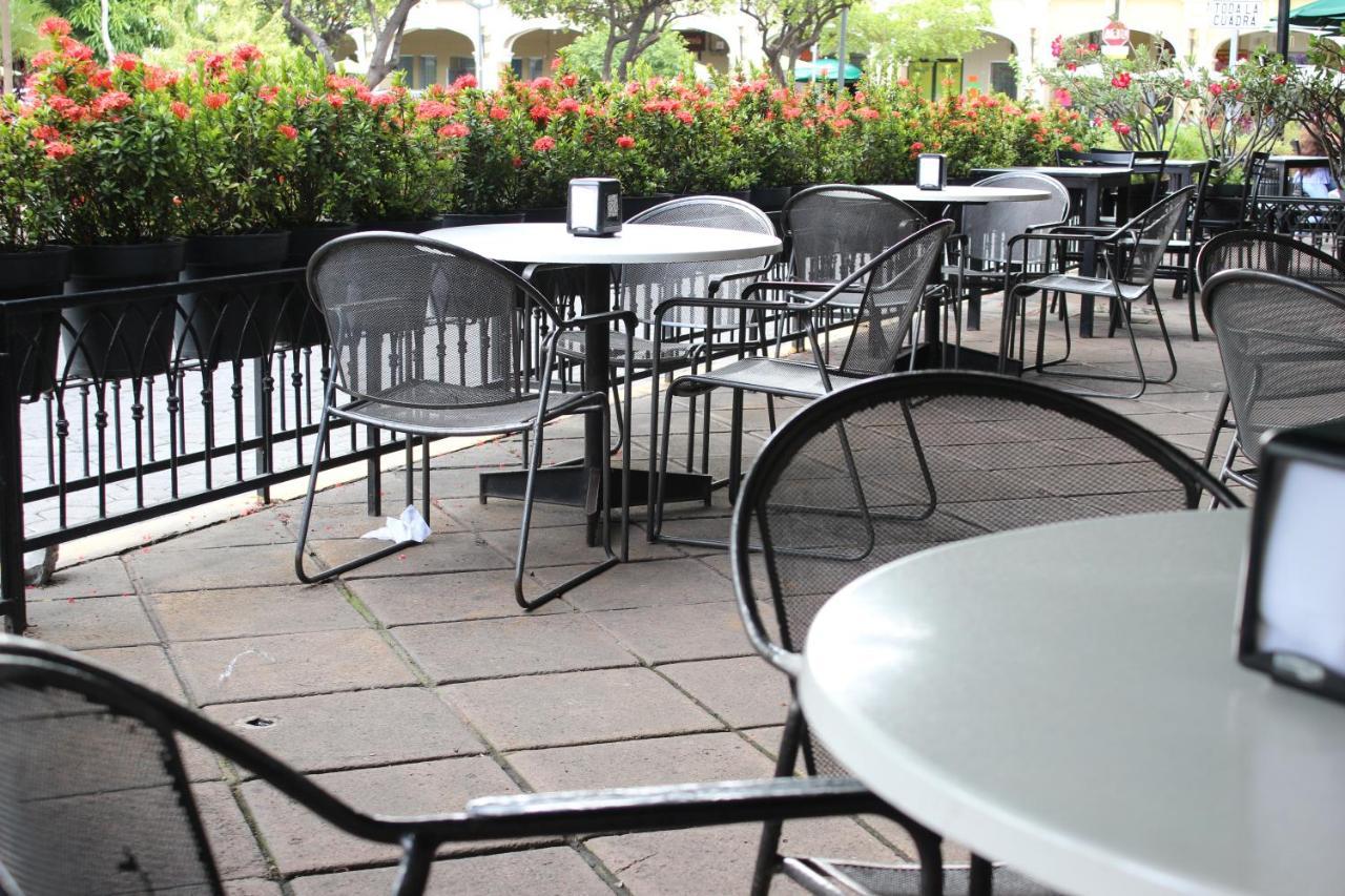 Hotel Concierge Plaza