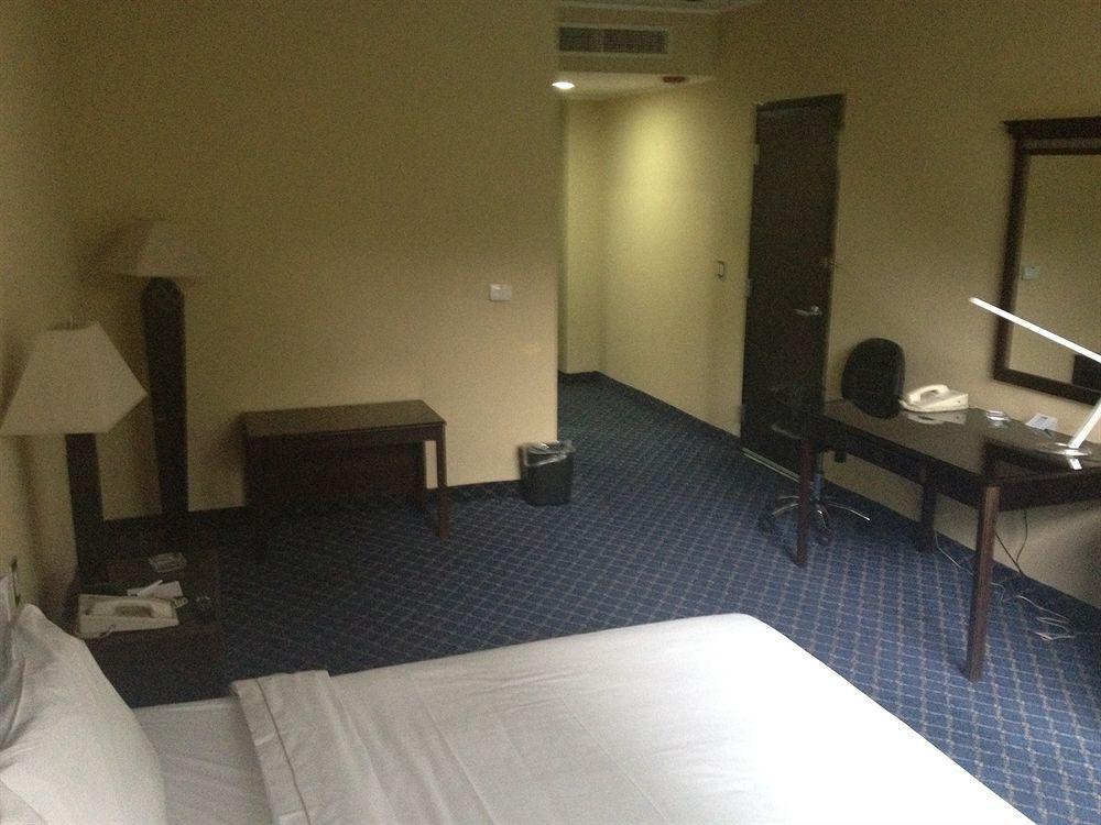 Hotel Express Santa Fe By Ihg Mexico City