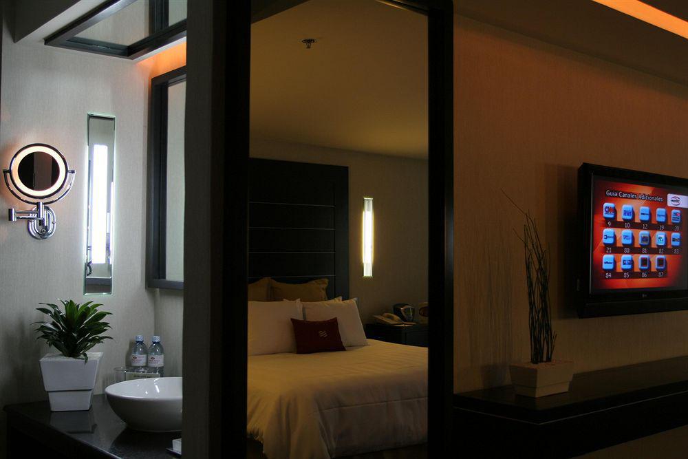 Crowne Plaza - Lancaster By Ihg Toluca