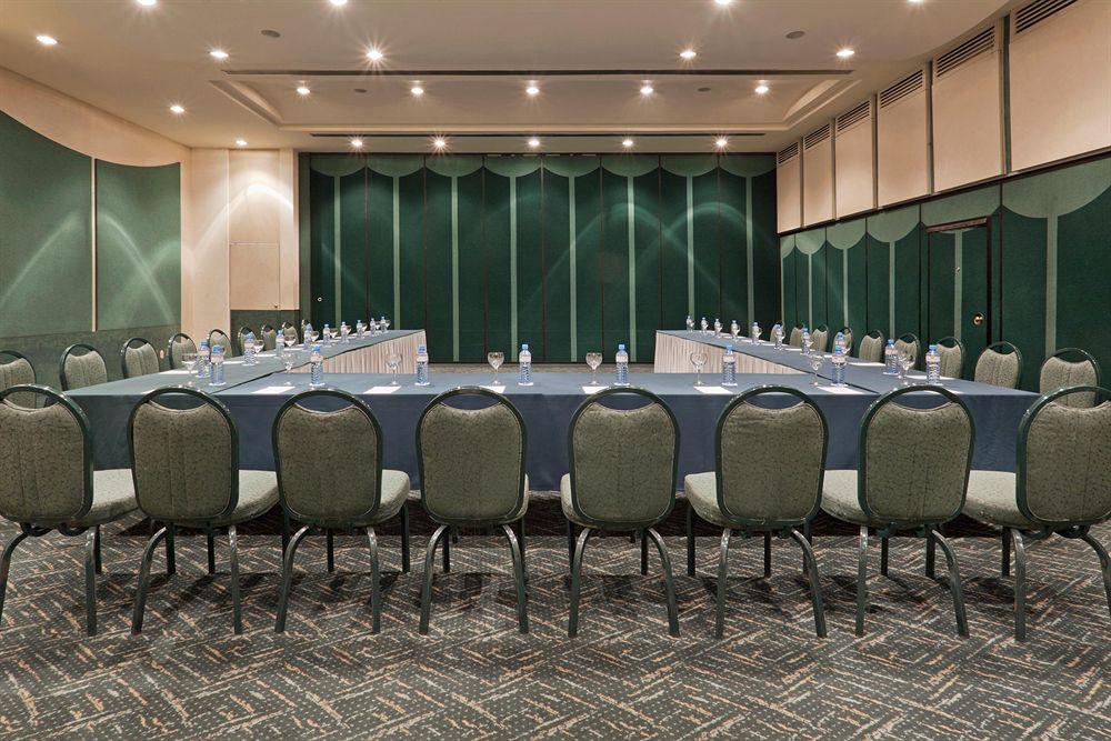Crowne Plaza - Lancaster By Ihg Hotel