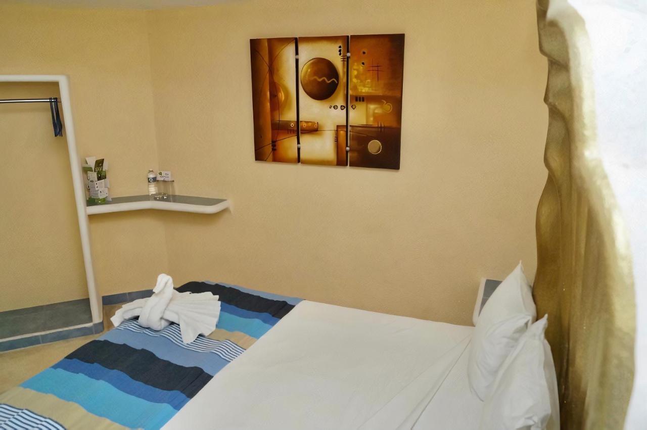 Hotel Bahia Huatulco 3*
