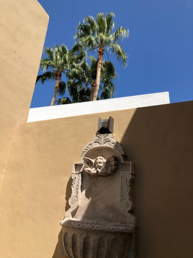 1697 Loreto Hotel