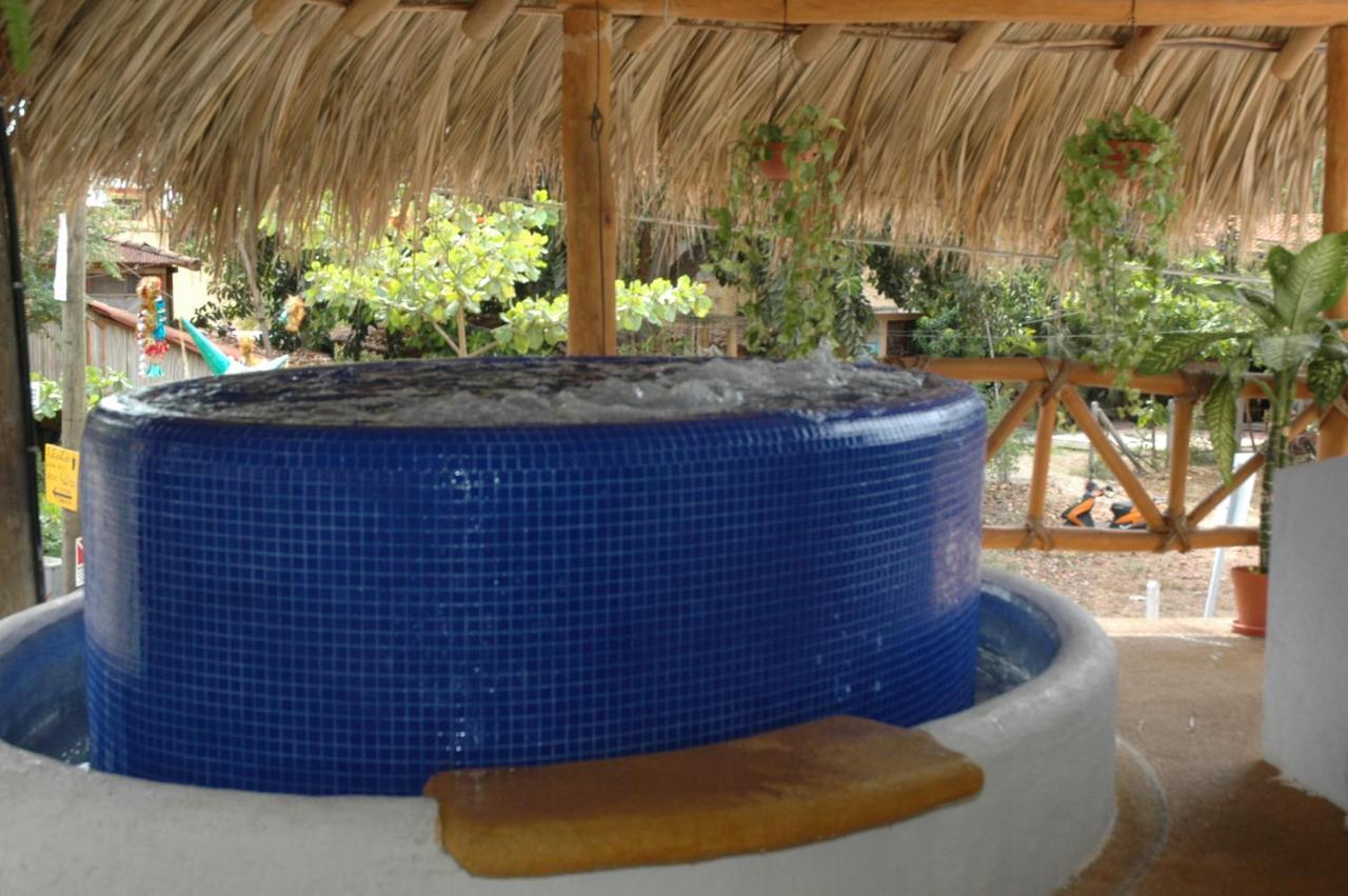 Mercedes Zihuatanejo