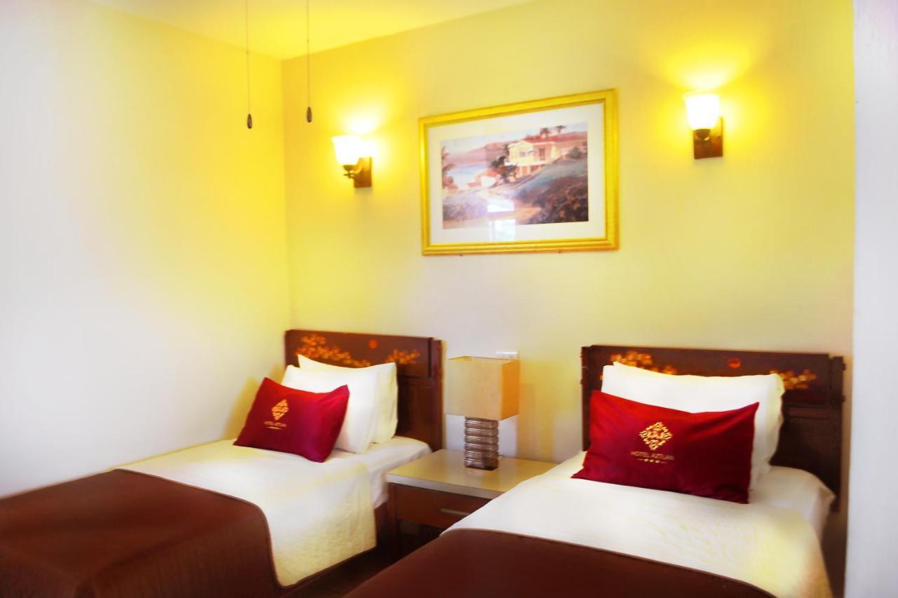 Hotel Aztlan