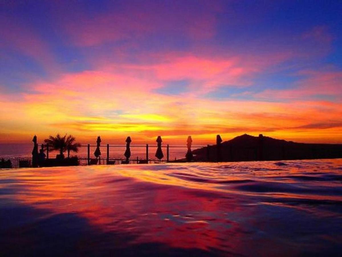 Pueblo Bonito Sunset