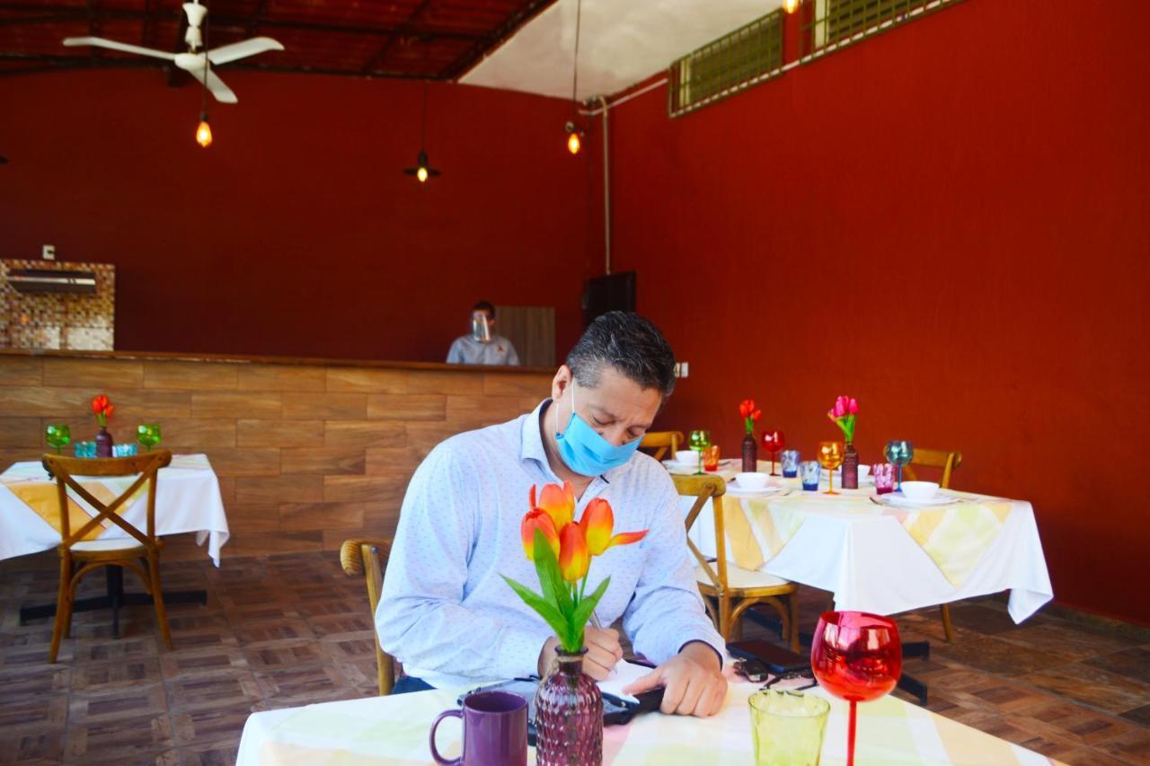 Hotel Aztlan
