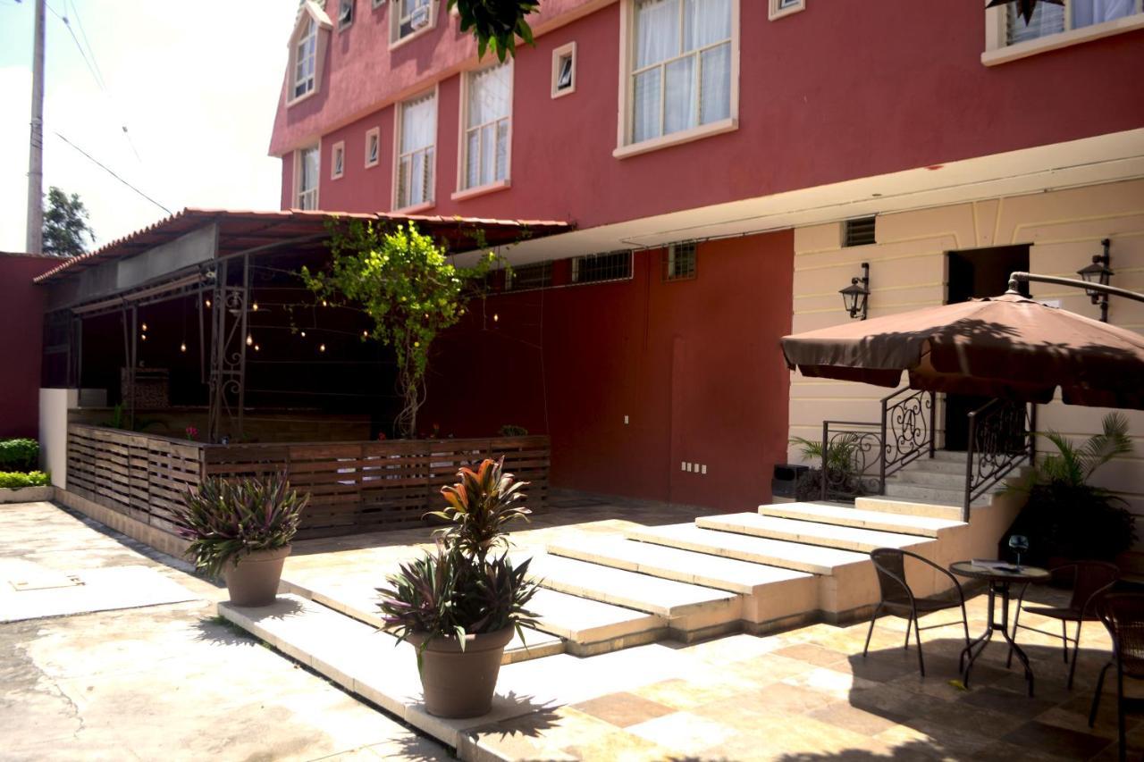 Aztlan Hotel