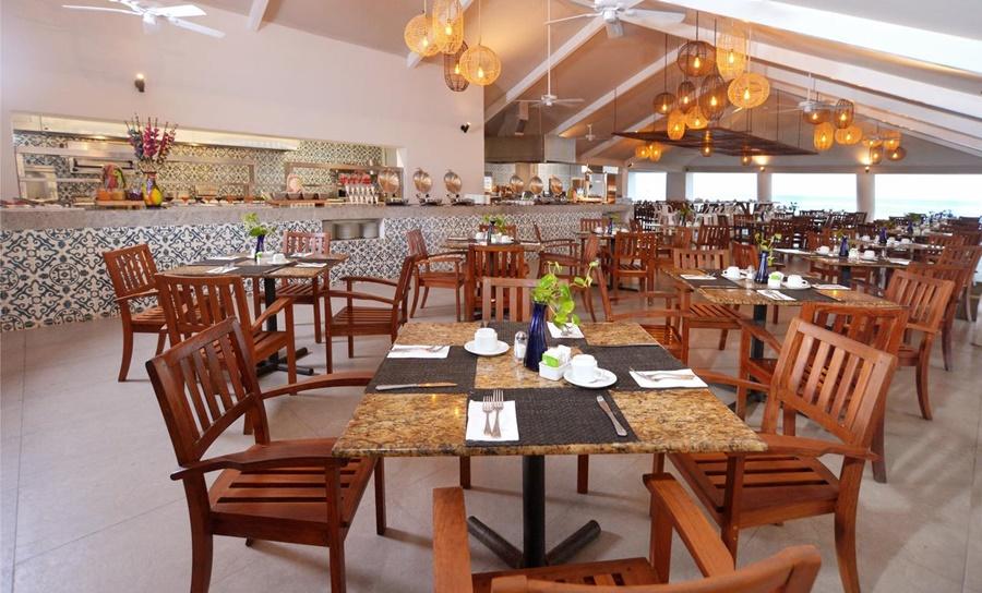 Hotel Emporio Ixtapa