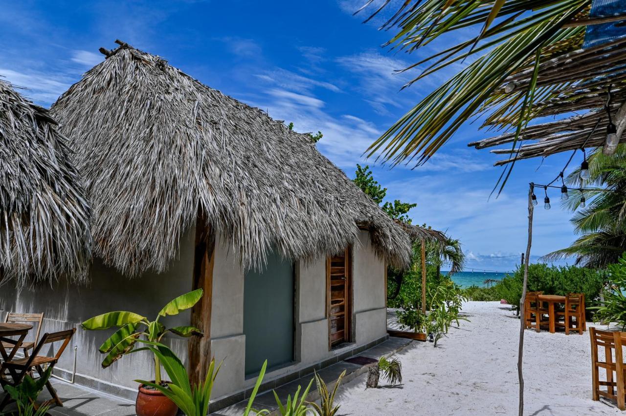 Casa Mate Beachfront Hotel 3*