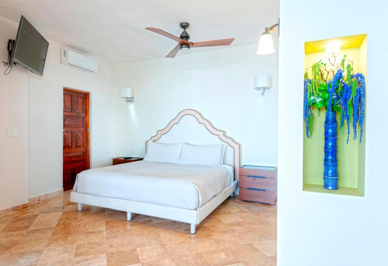 Vallarta Shores Aparthotel 4*