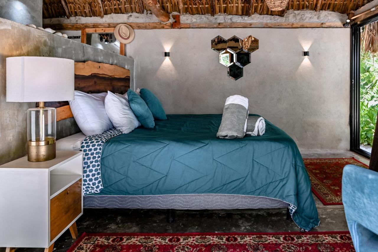 Casa Mate Beachfront Hotel 3*