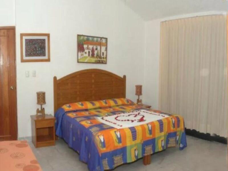 Mercedes Hotel Zihuatanejo