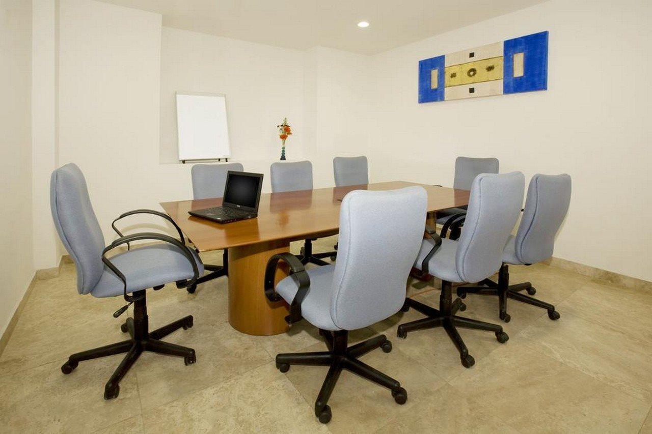 One Poliforum Hotel 3*
