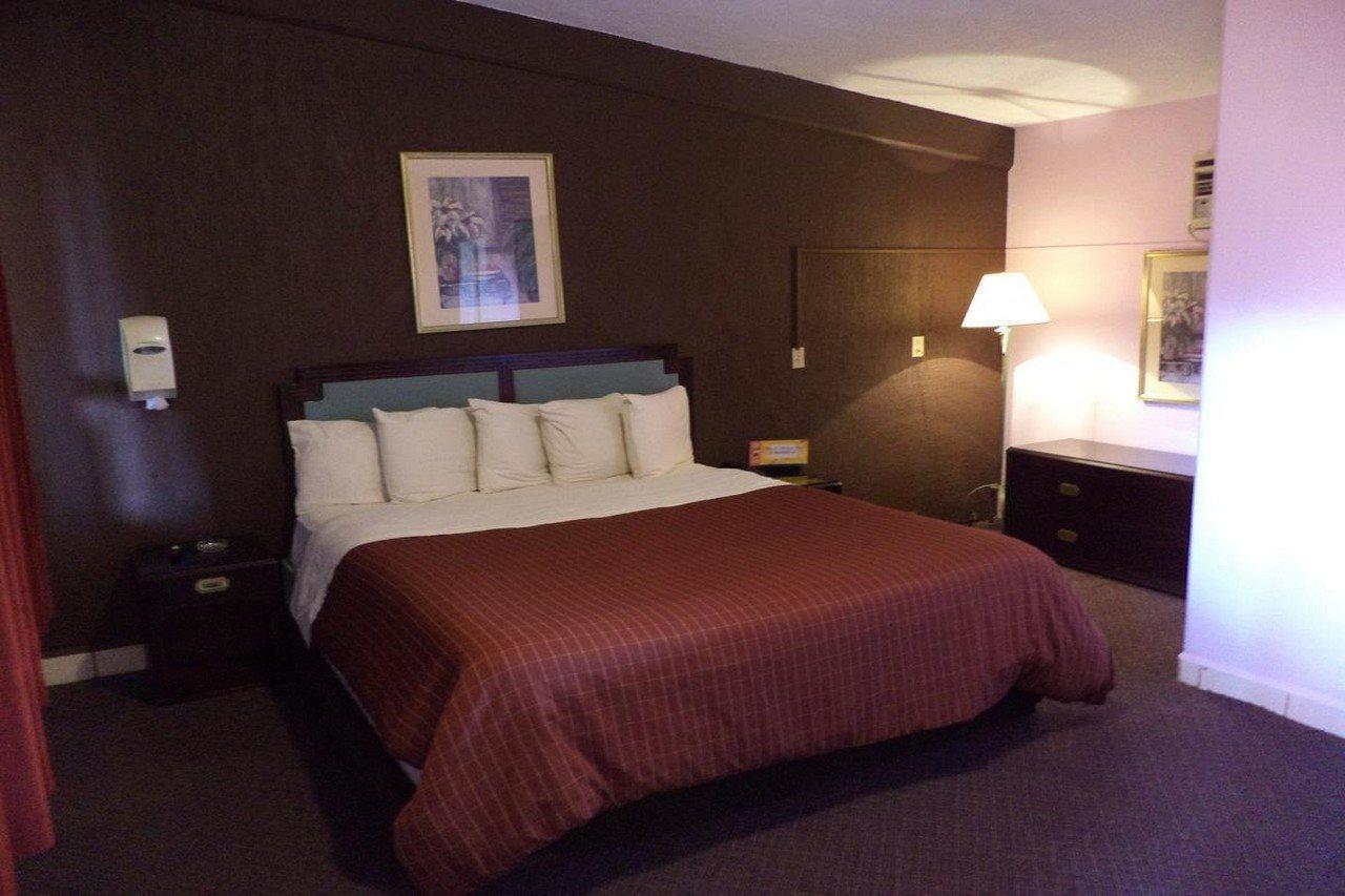 De Santiago Hotel 3*