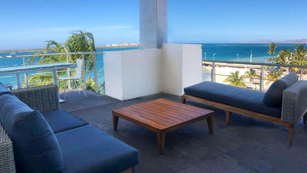 Seven Crown Malecon Hotel