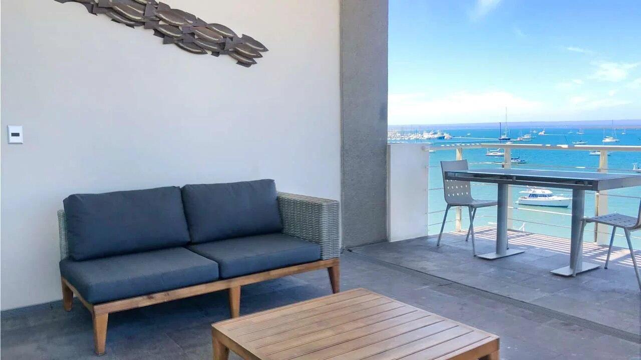 Seven Crown Malecon Hotel