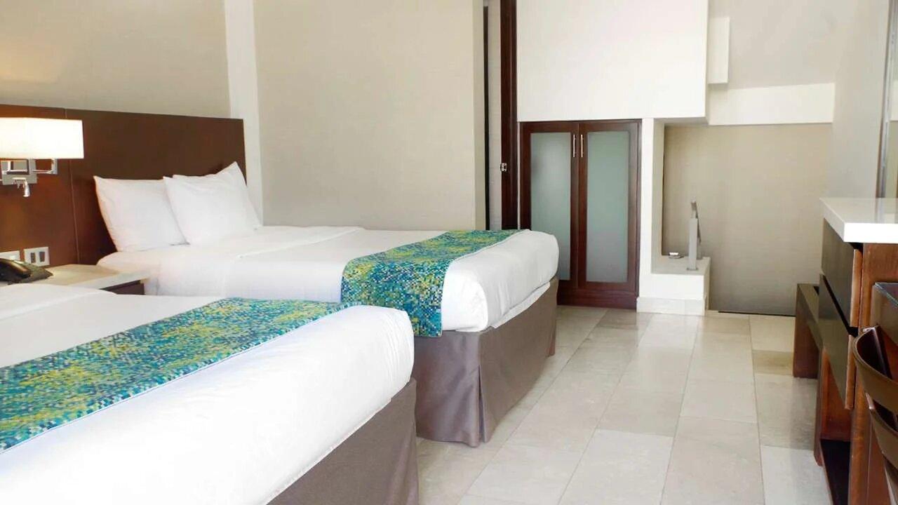 Seven Crown Malecon Hotel 4*