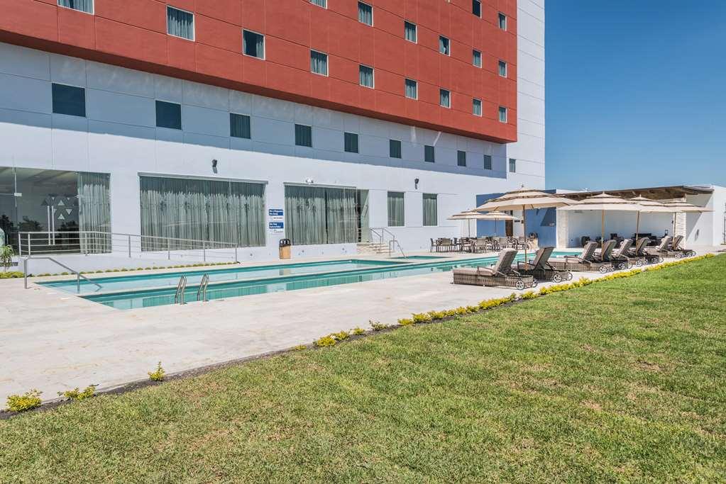 Hampton & Suites By Hilton Bajio Hotel Salamanca