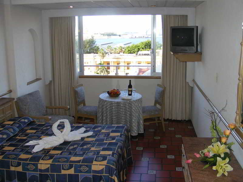 Colonial De Hotel 3*