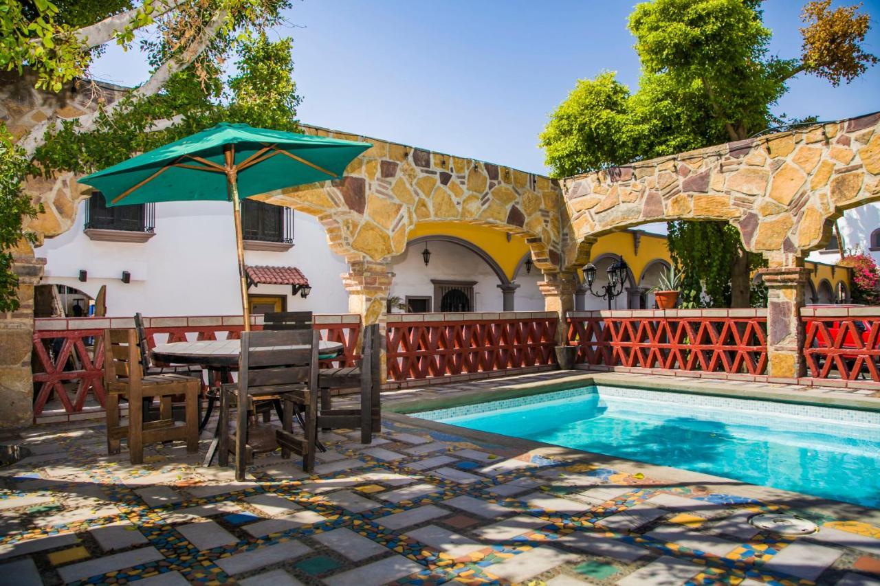 Hotel Cosmos Don Carlos 3*