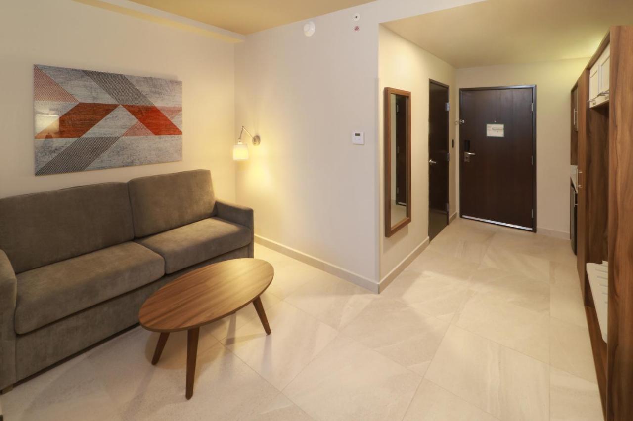 Hotel & - Monterrey Zona Airport By Ihg 5*