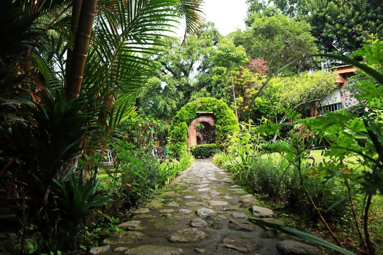 La Del Valle (adults Only)