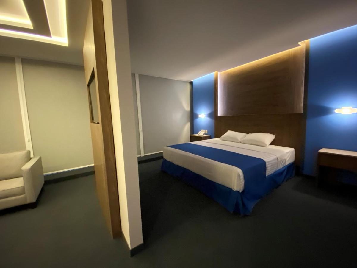 Hotel Wyndham Angelopolis 2*