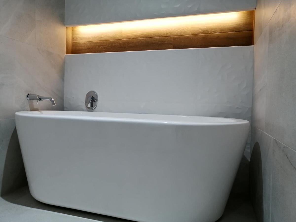 Wyndham Angelopolis Hotel 2*