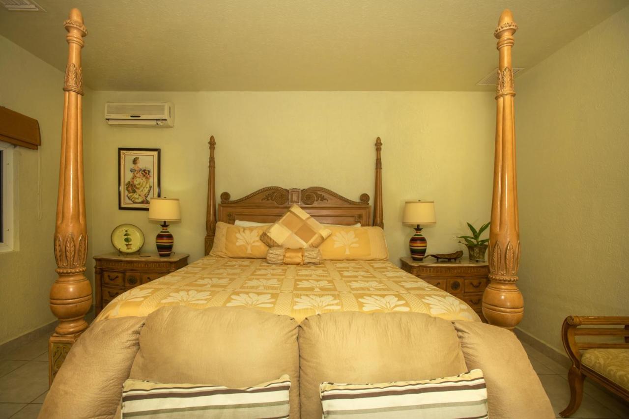 Beach House Luxury Vacation - Paradise Has 2 Private Master Suites Ocean & Garden View