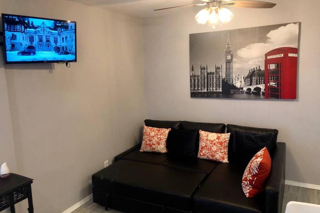 New 2 Bedroom Luxury -great Location -modern
