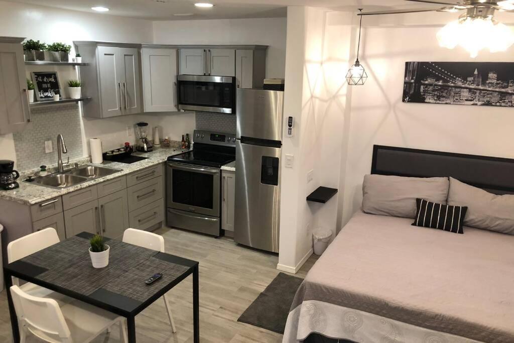 New 2 Bedroom Luxury -great Location -modern Apartment *