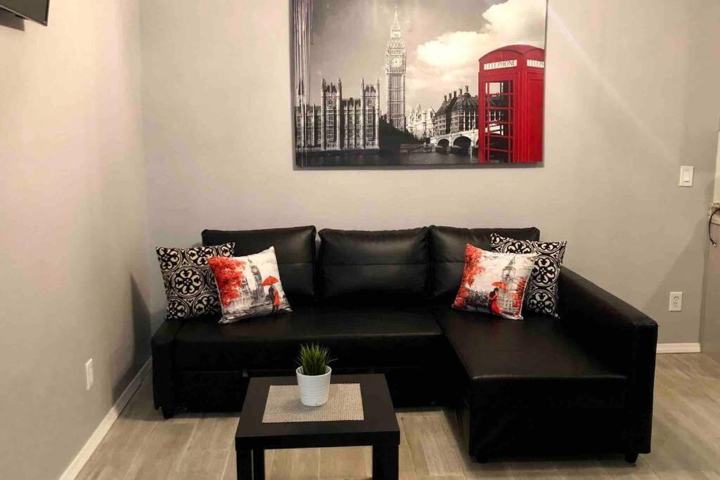 New 2 Bedroom Luxury -great Location -modern