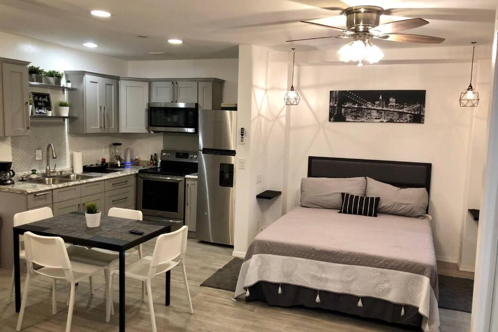 New 2 Bedroom Luxury -great Location -modern