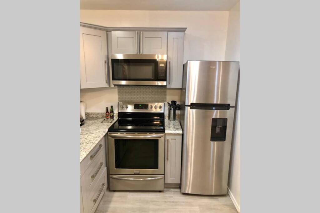 New 2 Bedroom Luxury -great Location -modern