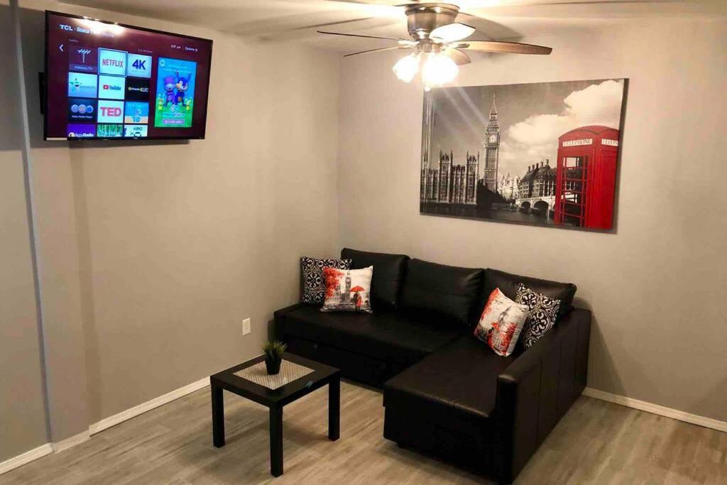 New 2 Bedroom Luxury -great Location -modern Apartment