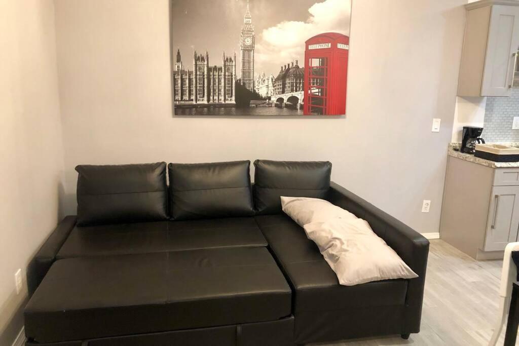 New 2 Bedroom Luxury -great Location -modern