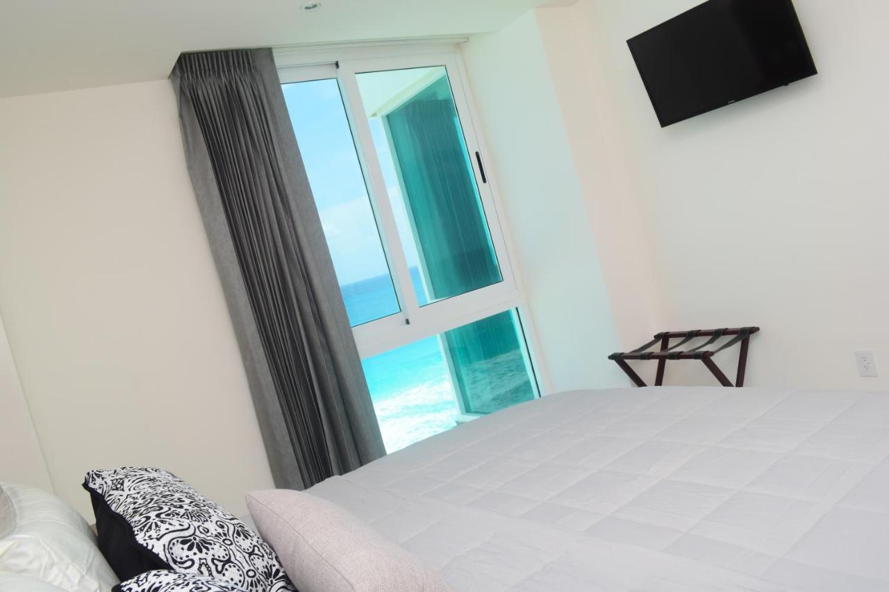 Nuevo Estudio A Pie De Playa, Vistas Increibles, Alberca, Gym Jacuzi, Seguridad, 3503 Apartment Cancun