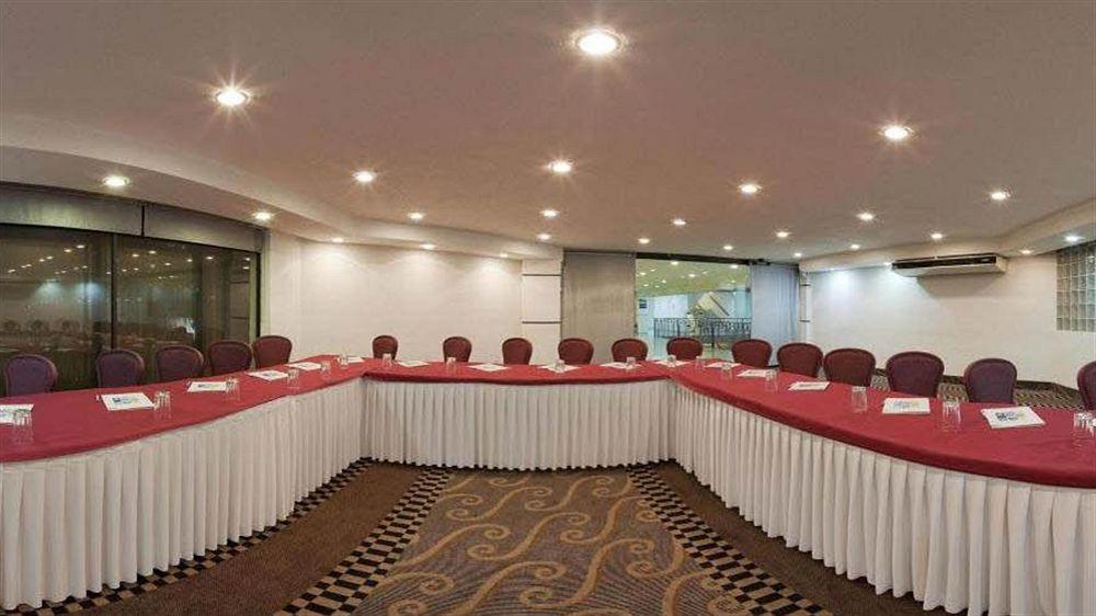 Express By Ihg Hotel