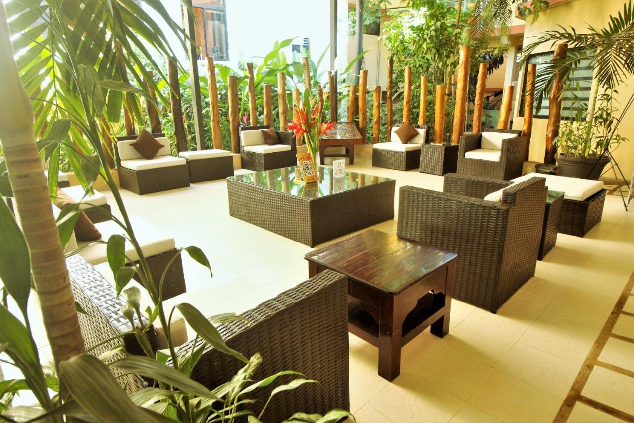 Hotel Maya Tulipanes Express