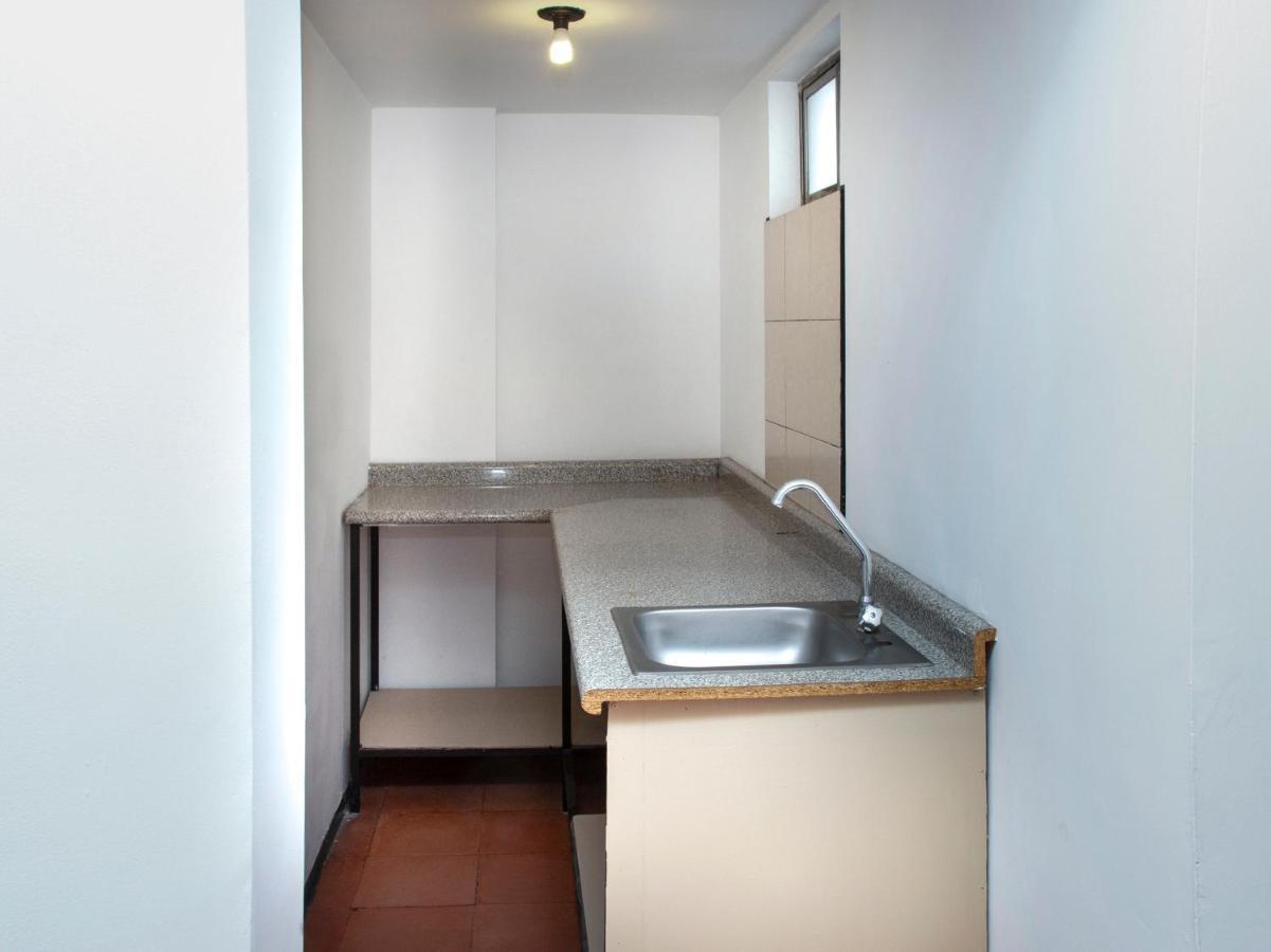 Hotel Allende 104