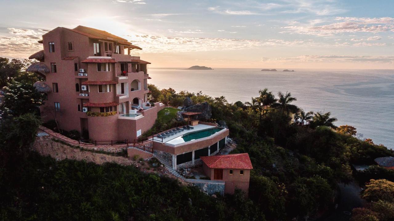 Del Vigia Zihuatanejo