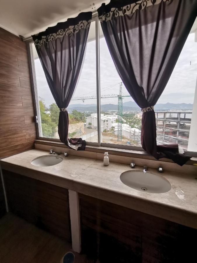 63 Peninsula Del Capitan *