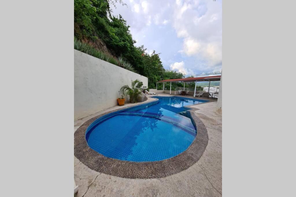 63 Peninsula Del Capitan * Manzanillo