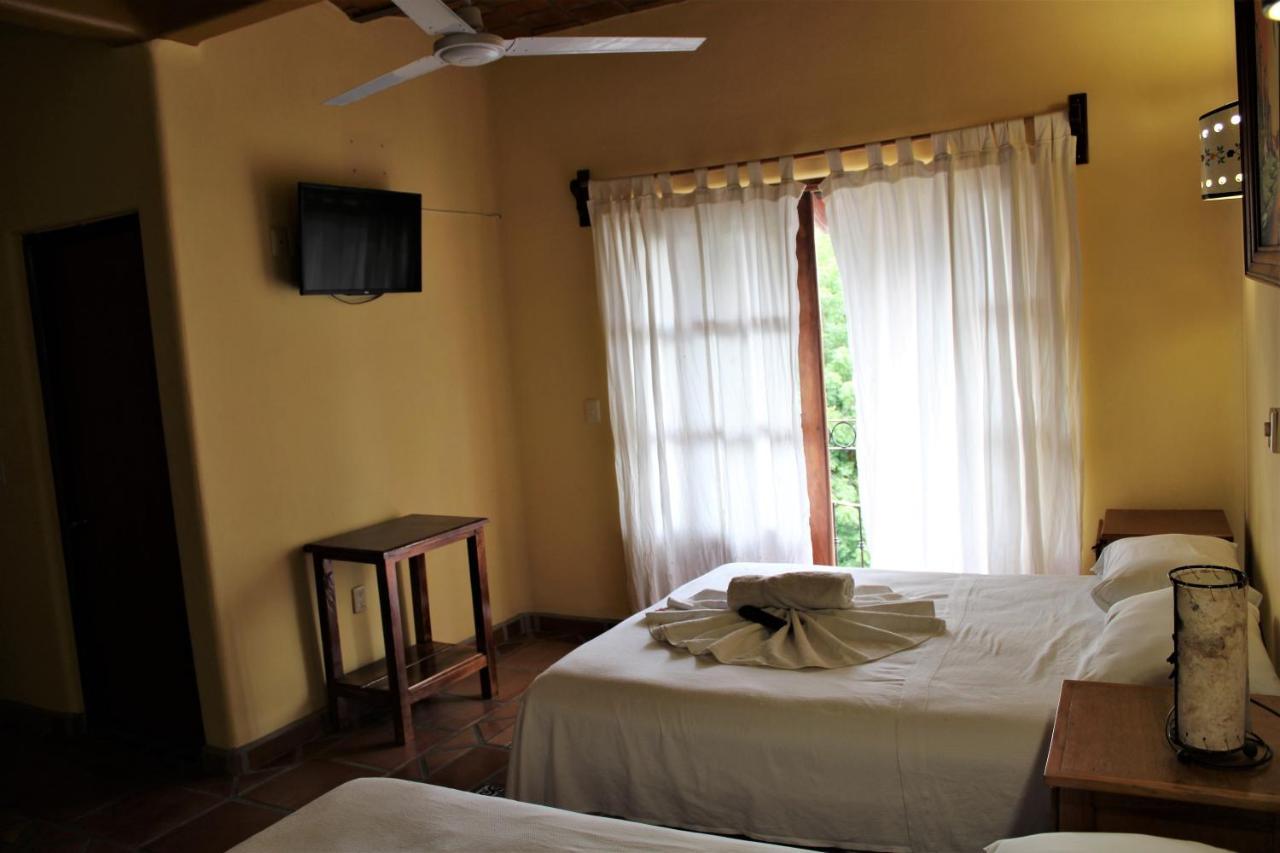 Hotel Flores